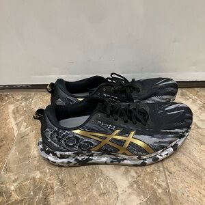 ASICS GEL-NOOSA TRI 13 Size 11 Running Shoe.